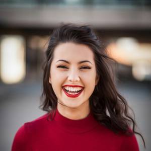 Face-aware square crop